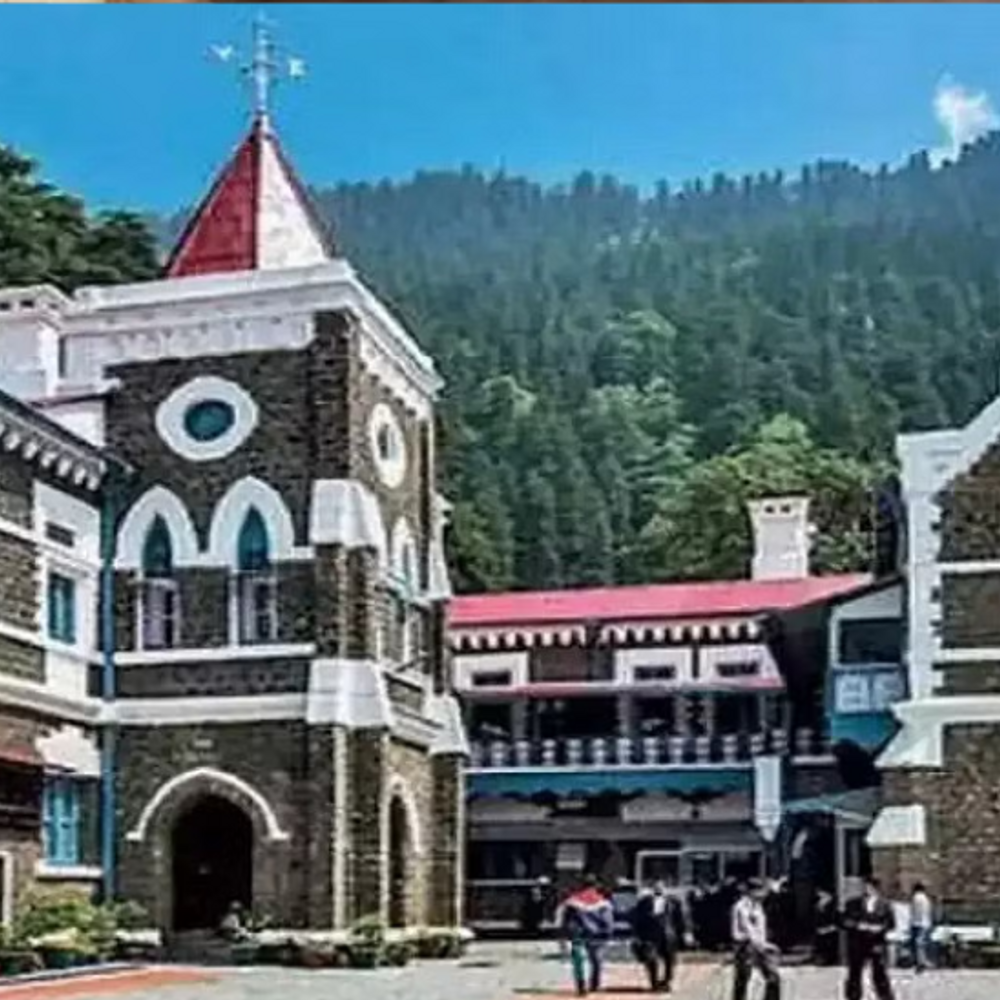 उत्तराखंड हाईकोर्ट ने वैक्सीन वैज्ञानिक की सजा पर रोक लगाई:कहा- देशहित में इनका बाहर रहना जरूरी; पत्नी की आत्महत्या के मामले में दोषी ठहराए गए थे