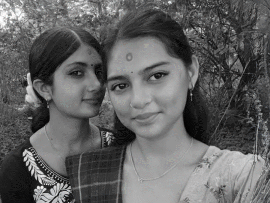 मुंबई से गायब सृजना-मेनुका नेपाल में फंदे पर लटकी मिलीं:रात में रील बनाई, दो लड़कों के साथ दिखीं; सुसाइड या मर्डर सवाल कायम