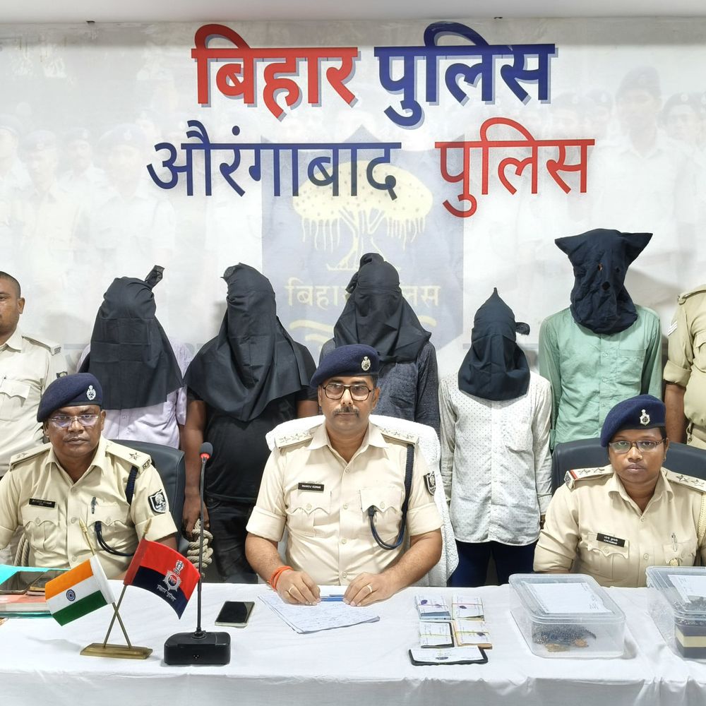 औरंगाबाद में अंतरजिला चोर गिरोह के 5 सदस्य गिरफ्तार:14 लाख रुपए के चोरी के आभूषण और स्कॉर्पियो बरामद, दिन में करते थे रेकी