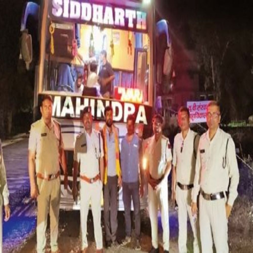 इंटर स्टेट आने-जाने केवल 300 बसों को परमिट:एक दिन का बस परमिट आसानी से नहीं होगा जारी, सड़क पर रोककर हो रही जांच