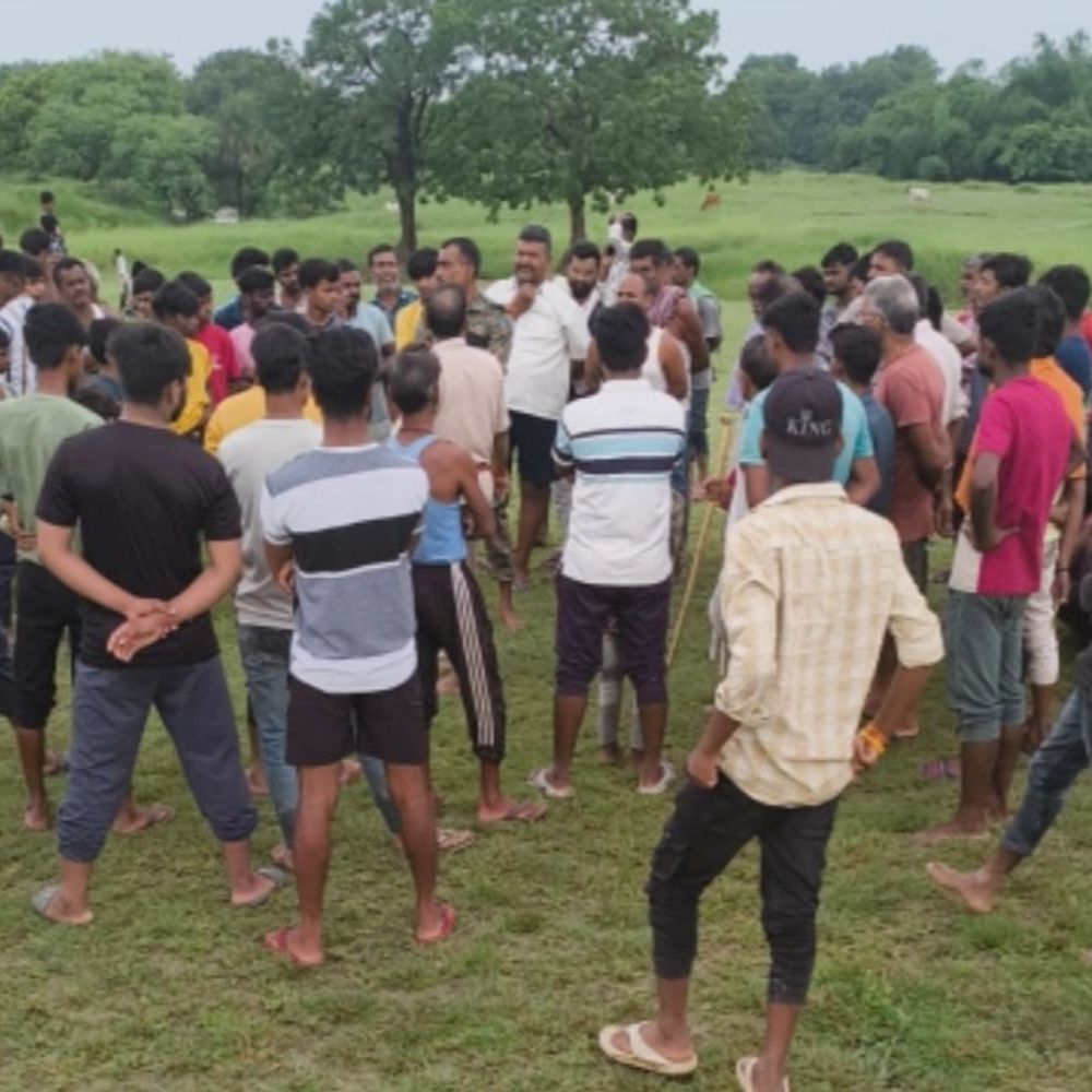 नदी में बहे युवक की 60 घंटे बाद मिली लाश:पुल पार करने के दौरान पैर फिसलने से गिरा था, घटनास्थल से डेढ़ किलोमीटर दूर मिला शव