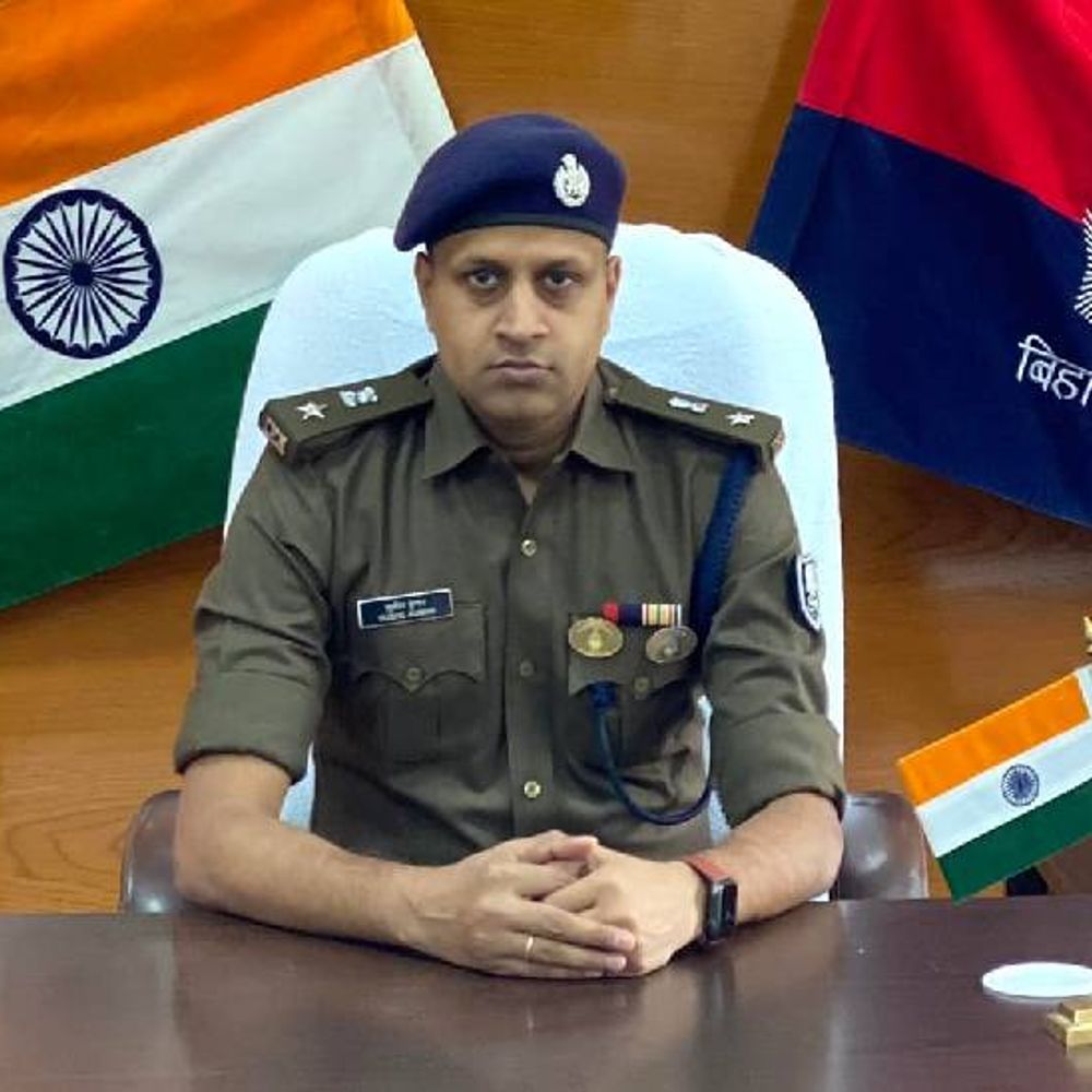 मुजफ्फरपुर में लूटकांड में शामिल 3 अपराधियों पर इनाम घोषित:SSP सुशील कुमार ने जारी किए पोस्टर, सूचना पर 25 से 50 हजार तक तक मिलेगी राशि