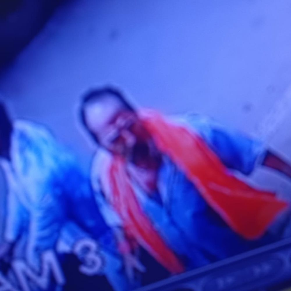 फेसवॉश लेने के बहाने आए, दुकानदार महिलाओं से की ठगी:दो युवकों ने स्प्रे छिड़का, सास-बहु से उतरवा ले गए सोने के टॉप्स