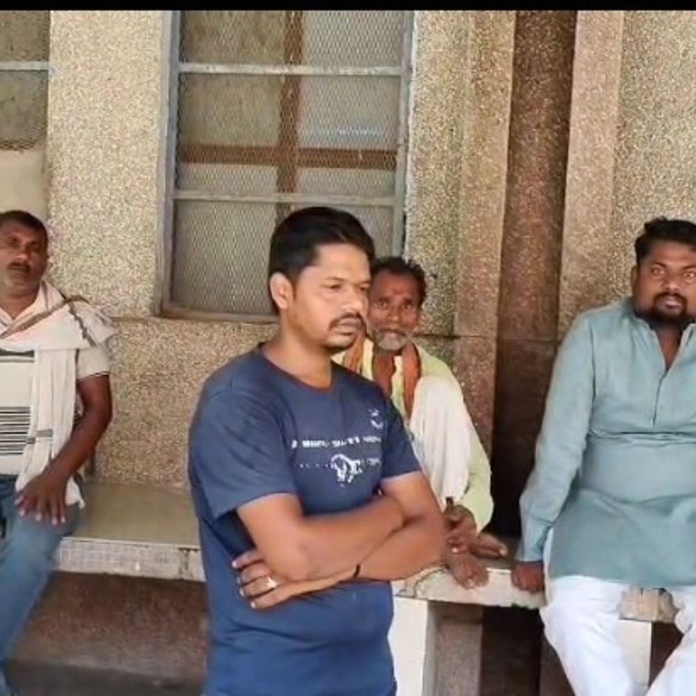 चित्रकूट में बारिश के दौरान गिरा घर:मलबे में दबने से विवाहिता की मौत, कमरे में सोते समय हुआ हादसा