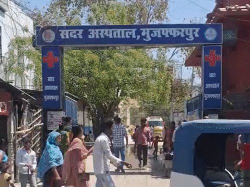 मुजफ्फरपुर में लड़की भगाने के विवाद में हंगामा:​​​​​​​मुखिया समर्थक और लड़के के परिजनों के बीच मारपीट, 6 घायल; पुलिस ने उपद्रवियों को खदेड़ा