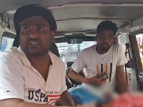 भोजपुर में जहरीले सांप ने किताब दुकानदार को काटा:सदर अस्पताल में मौत, 2 डॉक्टरों पर लापरवाही का आरोप; परिजनों ने थाने में दी शिकायत