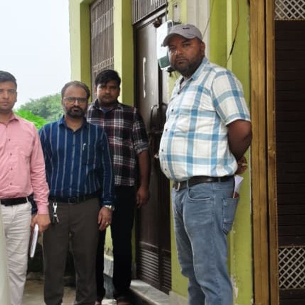 अवैध हॉस्पिटलों पर स्वास्थ्य विभाग की कार्रवाई:कासगंज में अवैध प्रसव केंद्र सील, दूसरे को नोटिस