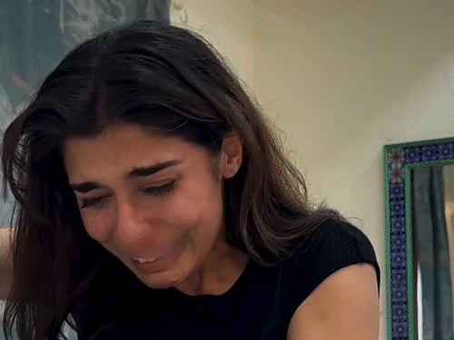 ईशा सिंह का रोते-बिलखते वीडियो वायरल:नाक से बह रहा था खून, फैंस को फिक्रमंद होते देख एक्ट्रेस ने दी सफाई