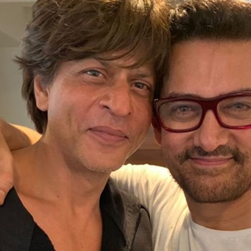 शाहरुख खान के पड़ोसी बनेंगे आमिर:4 अपार्टमेंट लीज पर लिए, हर महीने चुकाएंगे 24.50 लाख किराया, रेनोवेशन के चलते छोड़ना पड़ रहा है मौजूदा घर