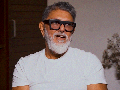 राकेश ओमप्रकाश मेहरा बोले-'भाग मिल्खा...' देखकर रो पड़े मिल्खा सिंह:सिर्फ 1 रुपए लिए, फरहान का ट्रांसफॉर्मेशन देख एथलीट की बेटी बोलीं- ये तो पापा हैं