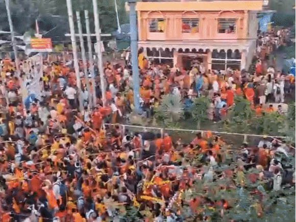 पं. प्रदीप मिश्रा की कांवड़ यात्रा में 2 लाख श्रद्धालु:सीहोर में भोपाल-इंदौर हाईवे पर जाम; लोग बोले- यहां पैर रखने तक की जगह नहीं