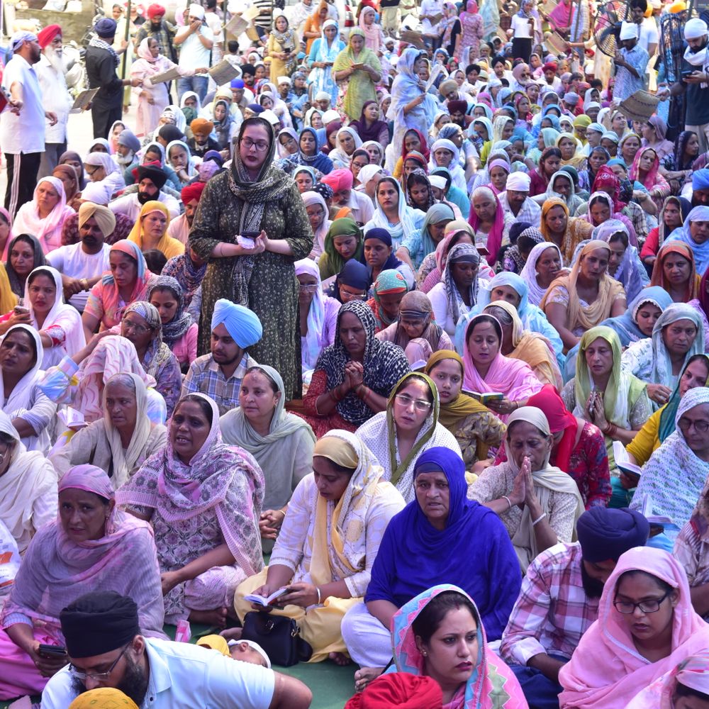 गुरुद्वारा बना आस्था का केंद्र, हर सेवा में दिखा प्रेम, हर अरदास में झलकी उम्मीद