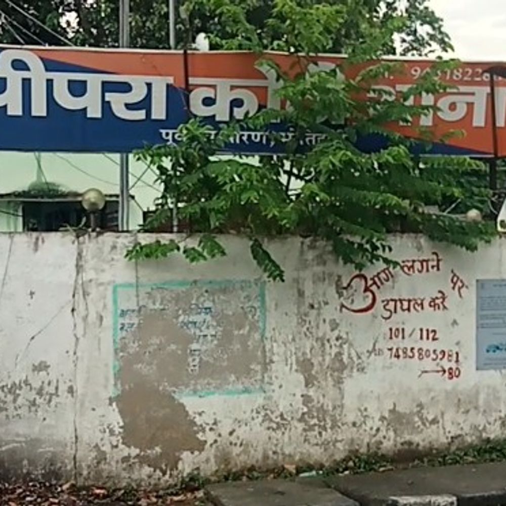घर बनवा रही महिला पर लाठी-डंडों से हमला:आरोपियों ने कपड़े फाड़े, दो लाख रुपये की रंगदारी न देने पर पीटा