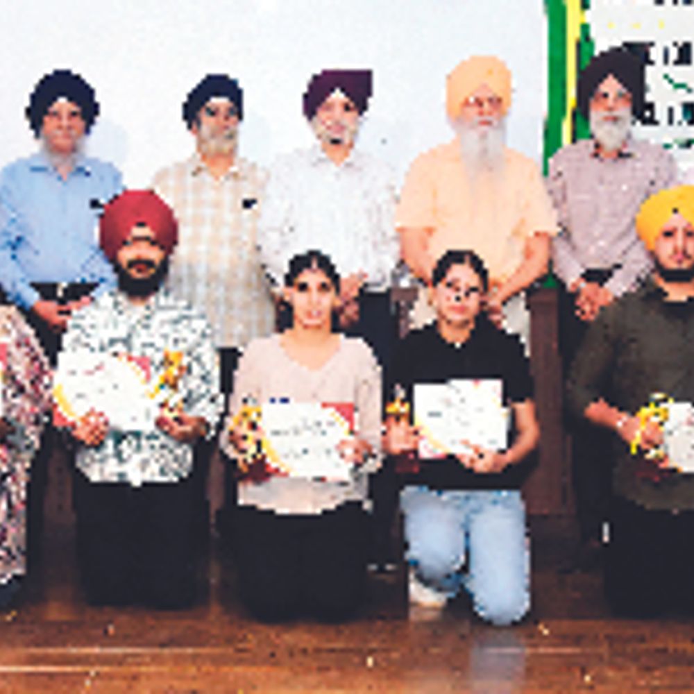 श्री गुरु हरकृष्ण स्कूल में पुरस्कार वितरण समारोह