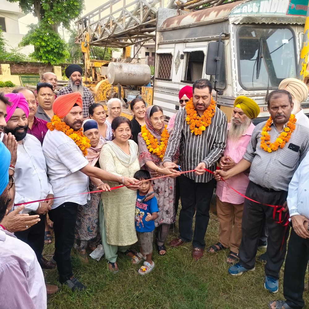 नेशनल पार्क इलाके में ट्यूबवेल का उद्घाटन
