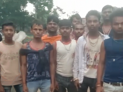 भागलपुर में एक ही रात 10 घरों में चोरी:कुमरथ गांव से 15 मोबाइल और कैश ले उड़े; ग्रामीण बोले- चोरों के आंतक से परेशान हैं