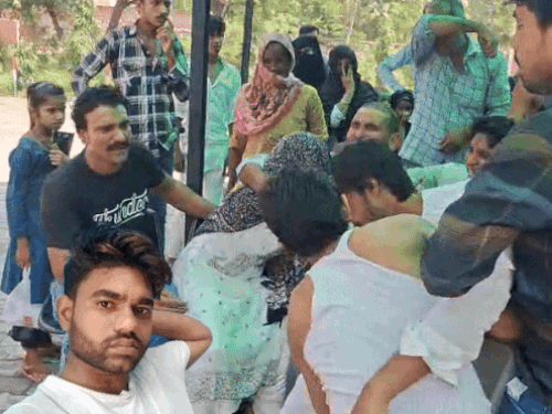 पत्नी के सामने सोनीपत के युवक की हत्या:डेढ़ लाख के नोटों की माला लेकर साले की शादी में जा रहा था; UP में बदमाशों ने चाकू से गला रेता