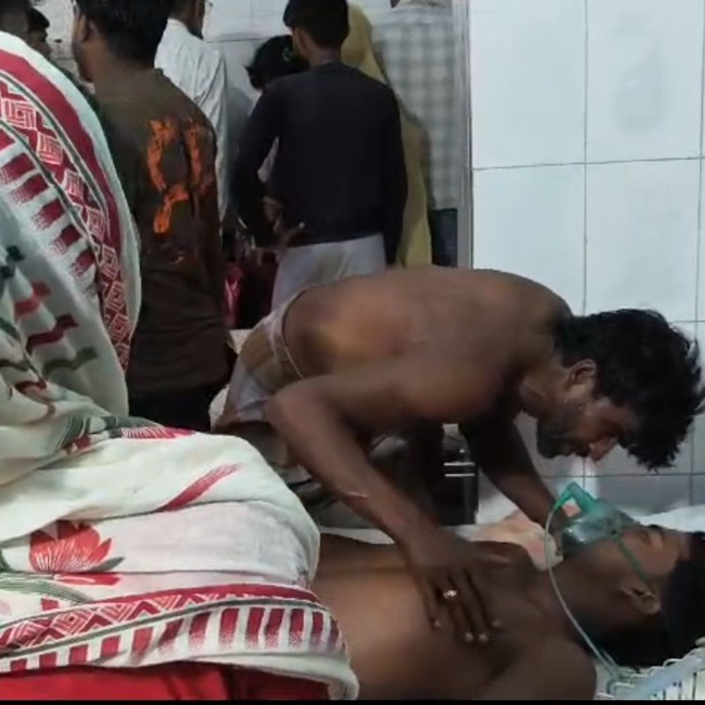 दोस्त को बचाने में छात्र डूबा, मौत:कटिहार में बाढ़ के पानी में नहा रहा था, पैर फिसलने से गहराई में चला गया