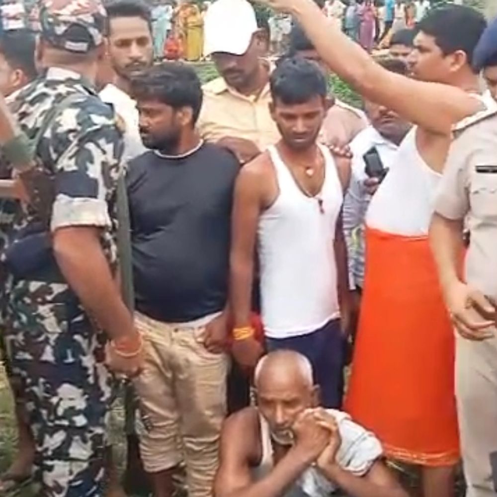 भागलपुर में युवक की गला रेत कर हत्या:दोस्तों के साथ पार्टी करने के लिए निकला था, बदमाशों ने मंदिर के पास फेंकी लाश