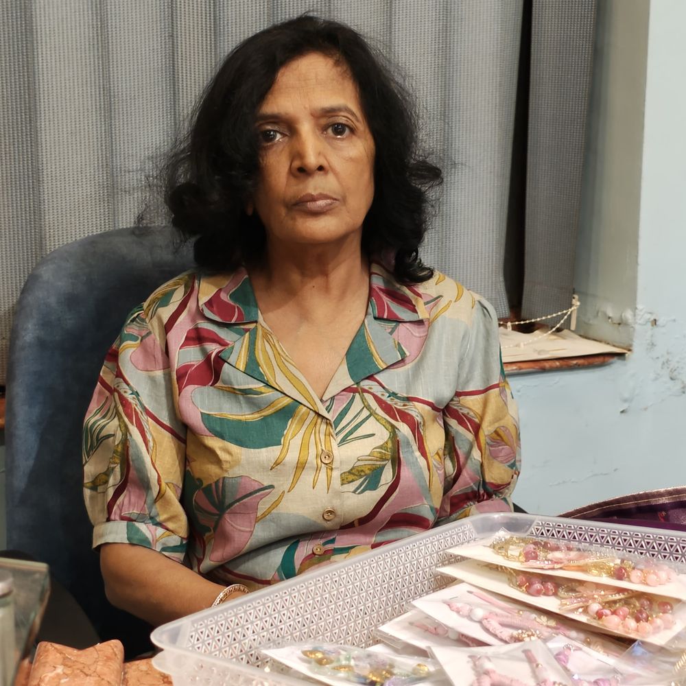 रक्षाबंधन पर बाजार में आईं हैंडमेड राखियां:बड़े शोरूम में मारवाड़ी लुंबा रखियों की डिमांड