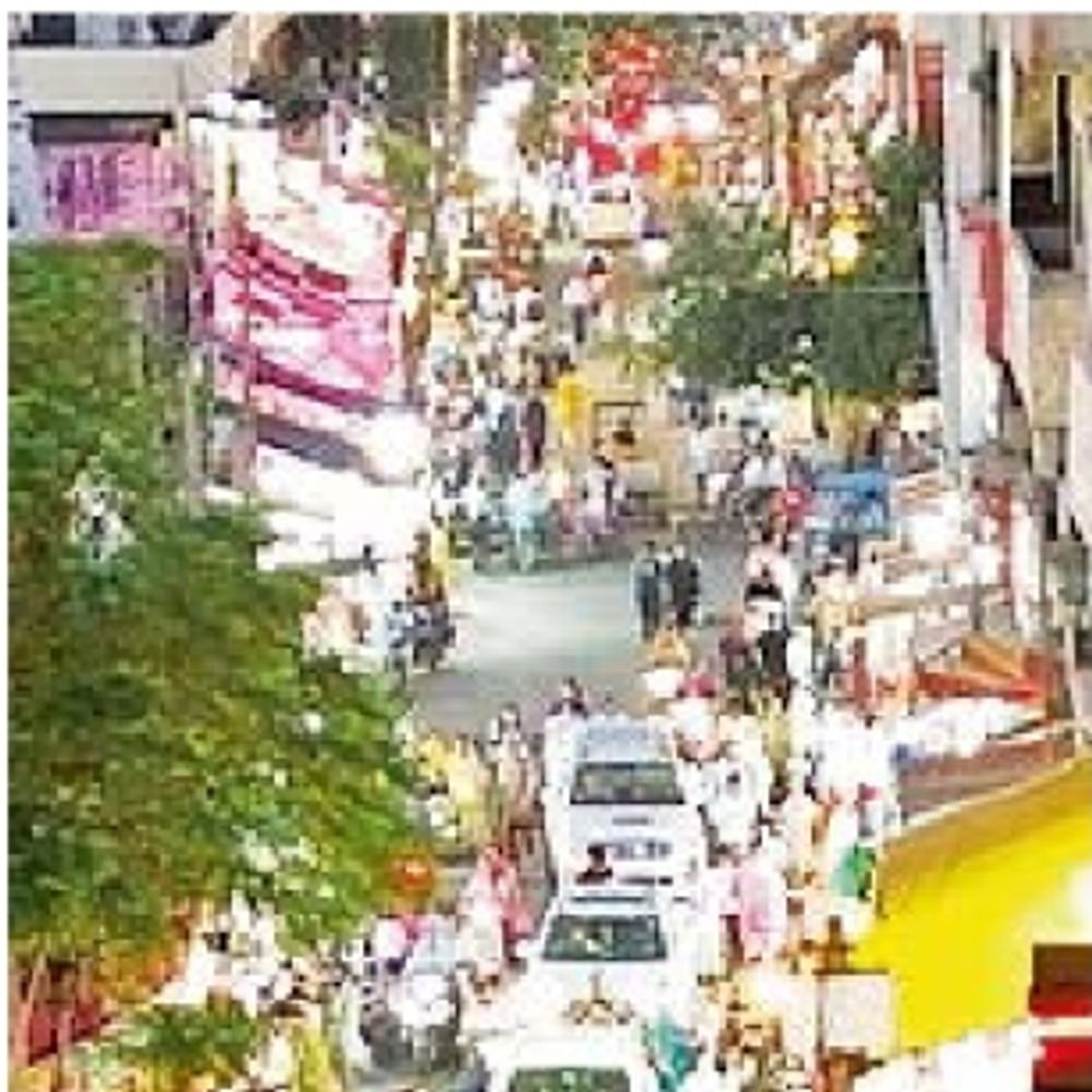 रक्षाबंधन से पहले बाजारों में भारी भीड़, ट्रैफिक सिरदर्द बना