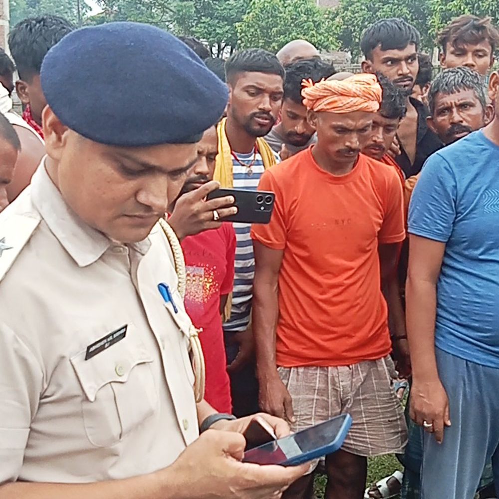 भागलपुर में आटा चक्की संचालक की गला रेतकर हत्या:थाना से महज 1 किलोमीटर दूर हुई वारदात, हत्या की वजह साफ नहीं; जांच में जुटी पुलिस