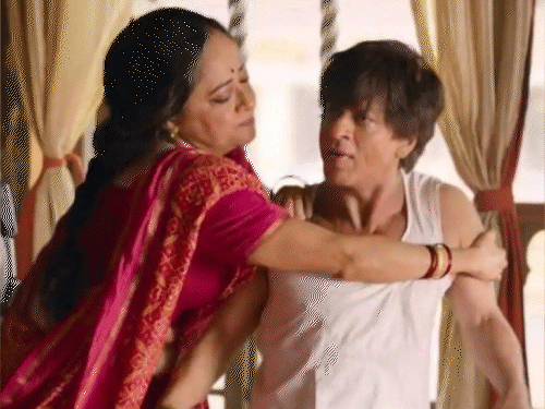 फिल्मों में 2 बार निभाया शाहरुख की मां का किरदार:असल में SRK की कॉलेज की जूनियर हैं बॉलीवुड एक्ट्रेस शीबा चड्ढा