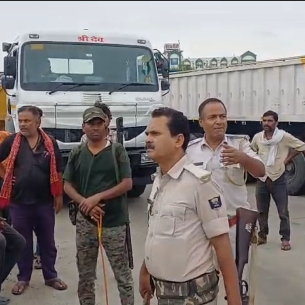 औरंगाबाद में जलजमाव के विरोध में 2 घंटे रोड जाम:50 से अधिक घर में घुसा बारिश का पानी, निकासी की व्यवस्था नहीं रहने से परेशानी