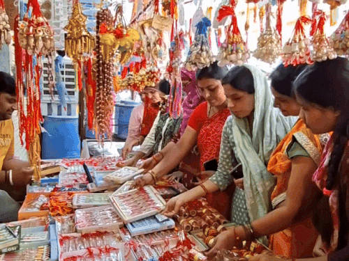 भाई-बहन के प्रेम का पर्व रक्षाबंधन आज:297 साल बाद 6 ग्रहों का बना है योग, जानिए कब तक रहेगा शुभ मुहूर्त