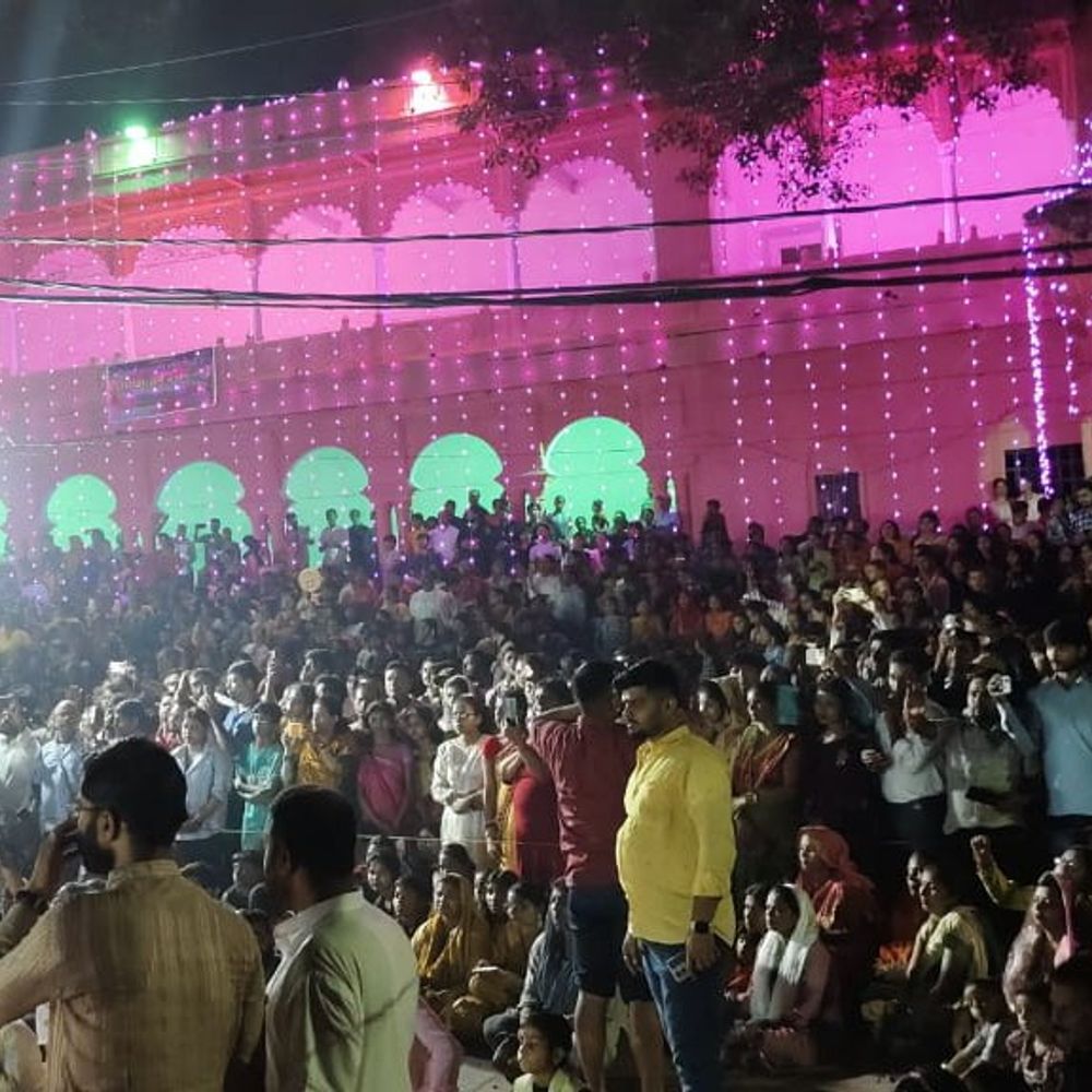 सावन पूर्णिमा पर फल्गु महाआरती में उमड़ी भक्तों की:गया के विष्णुपद स्थित देवघाट पर हुआ आयोजन, 5000 से अधिक श्रद्धालु पहुंचे
