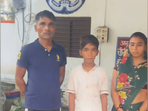 दादी की डांट से नाराज किशोर घर से भागा:घाटमपुर पुलिस ने 12 घंटे बाद पतारा में ढूंढा, परिजनों को सौंपा