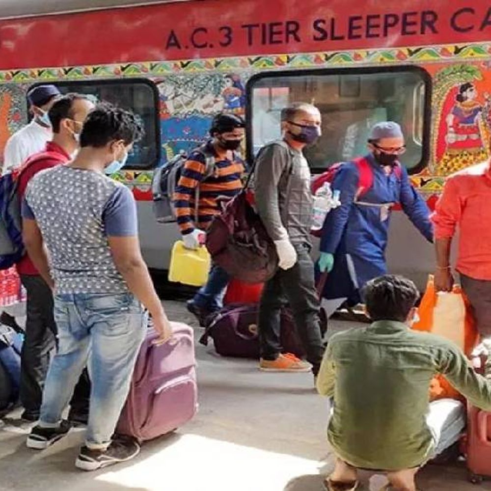 आने-जाने का ट्रेन टिकट बुक करने पर 20% डिस्काउंट:रेलवे ने फेस्टिव सीजन में एक्सपेरिमेंटल बेस पर शुरू की स्कीम