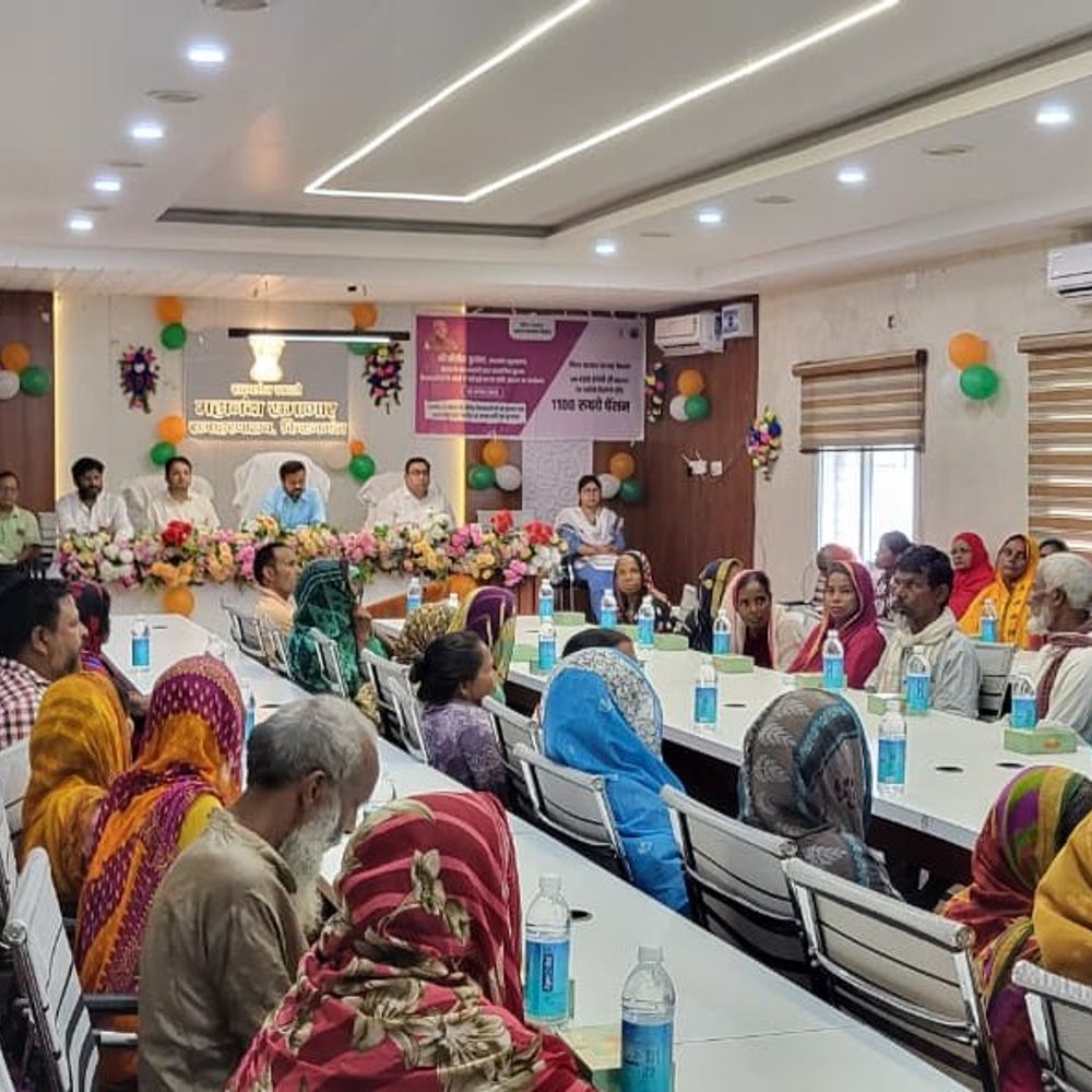 किशनगंज में 1.62 लाख लाभुकों को मिली सामाजिक सुरक्षा पेंशन:जुलाई में 17.89 करोड़ रुपए डीबीटी से ट्रांसफर, हर लाभार्थी को मिल रहे 1100 रुपए