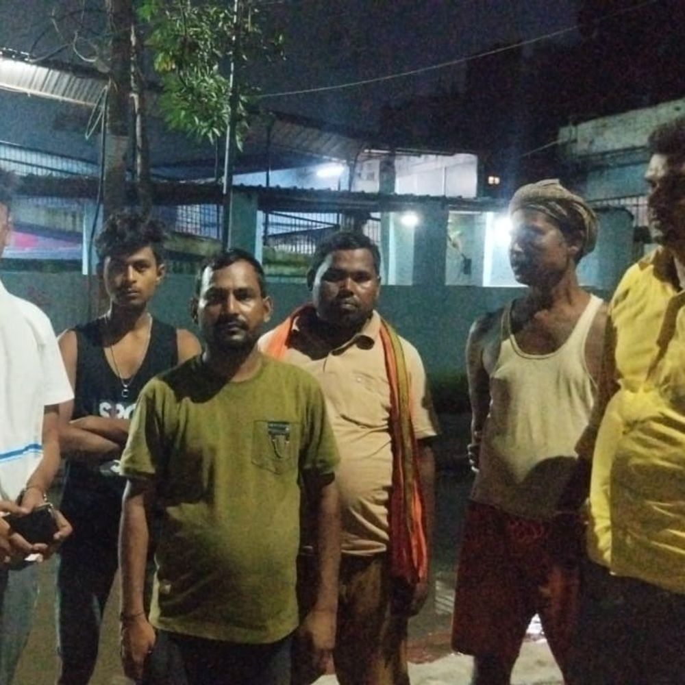 बाढ़ के पानी में डूबने से राजमिस्त्री की मौत:वैशालीमें शौच के लिए जाते समय फिसला पैर, 8 घंटे बाद SDRF ने निकाला शव