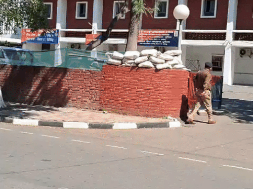 चंडीगढ़ में हाईकोर्ट वकील की ज्वेलरी-केस फाइल गायब:पीजी में रूट मेट पर चोरी का शक; विवाद के चलते खाली किया कमरा