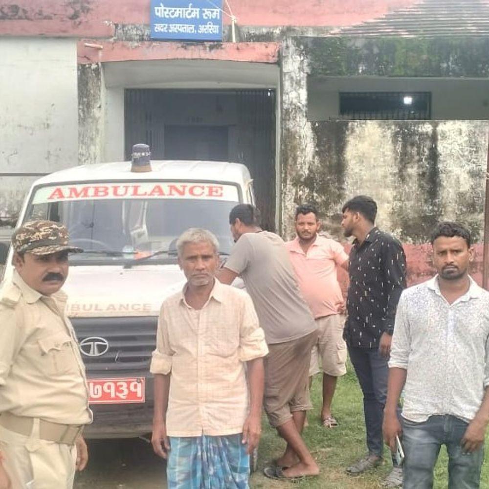 अररिया में ट्रक ने दो बाइक सवारों को मारी टक्कर:नेपाल के एक निजी नर्सिंग होम में तोड़ा दम, बहनोई आईसीयू में भर्ती