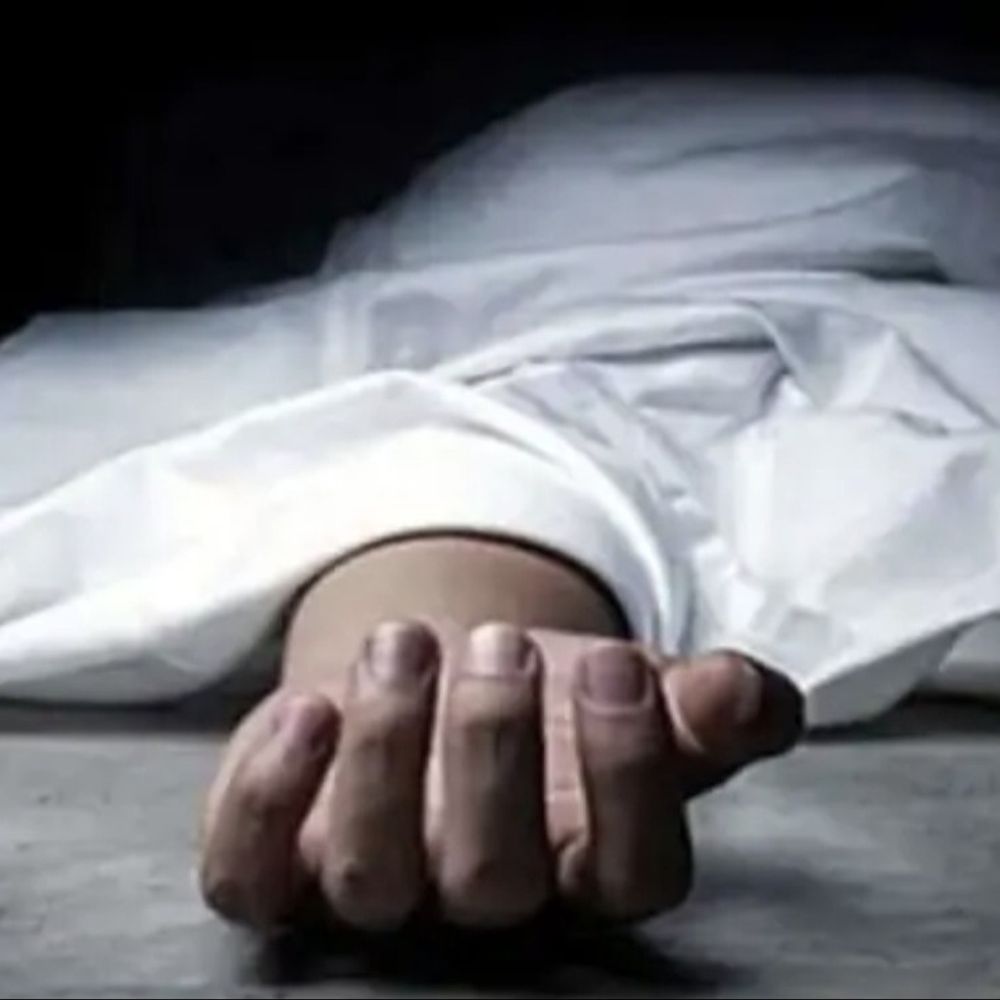 कन्नौज में युवक ने की आत्महत्या:निर्माणाधीन मंदिर में लटका मिला शव, परिजन जता रहे हत्या की आशंका