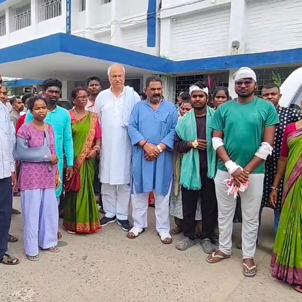 कटिहार में क्रिश्चियन प्रार्थना सभा पर हमला मामला:डीएम-एसपी से मिले विधायक डॉ. शकील अहमद, दोषियों पर कार्रवाई की रखी मांग
