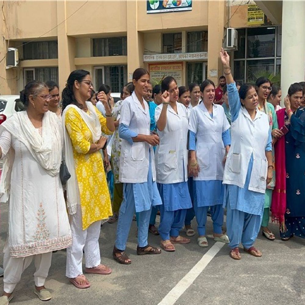 हरियाणा में स्वास्थ्य कर्मी 28 को भूख हड़ताल पर:जियो फेंसिंग हाजिरी के खिलाफ आंदोलन करेंगे तेज; विधायकों-सांसदों को सौंपेंगे ज्ञापन