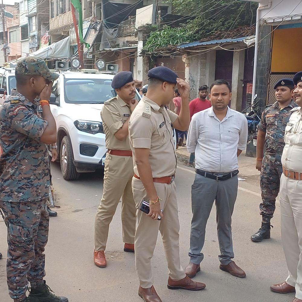 चेहल्लुम पर्व की तैयारी में जुटा मुंगेर प्रशासन:एसडीओ-एसडीपीओ ने किया रूट निरीक्षण, कल से हटाए जाएंगे डिवाइडर