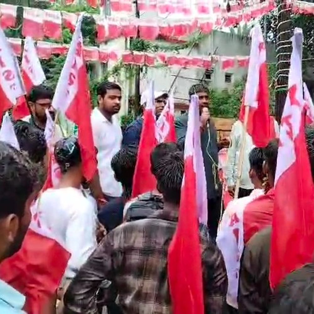 बेगूसराय में 11 सूत्री मांग को लेकर AISF का प्रदर्शन:दिनकर के नाम पर विवि की स्थापना, इंटर में सीट वृद्धि की डिमांड; आंदोलन की चेतावनी