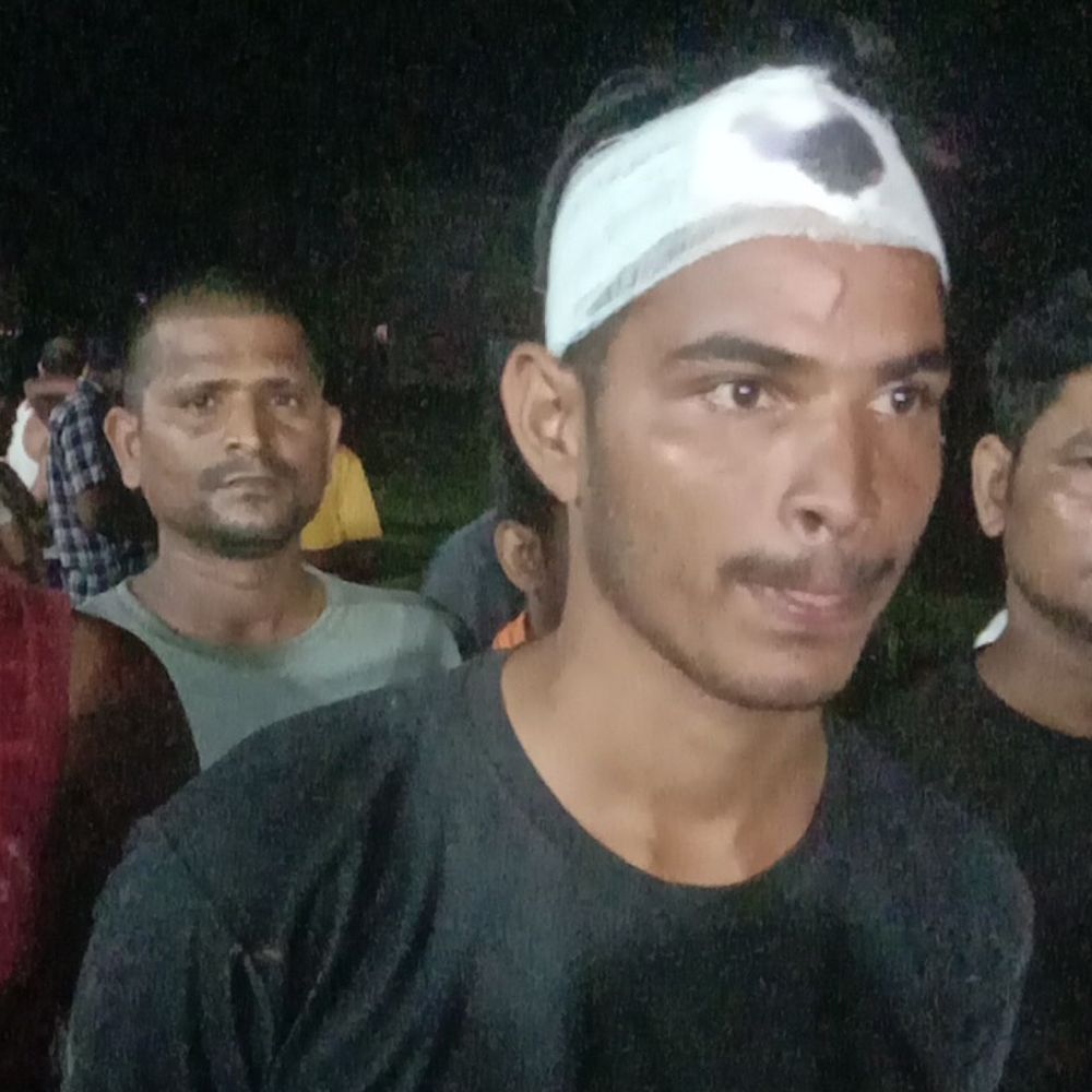 भागलपुर में बाढ़ राहत शिविर में हंगामा:मुखिया और गांव के लोगों के बीच मारपीट में तीन घायल; ग्रामीण बोले- जबरन खाना ले रहे थे