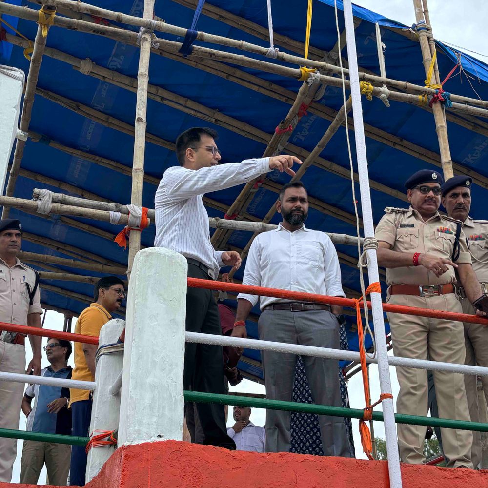 मोतिहारी के गांधी मैदान में परेड रिहर्सल:स्वतंत्रता दिवस की तैयारी में जुटा प्रशासन, सीमा पर सुरक्षा बढ़ी; कल होगा सम्मान समारोह
