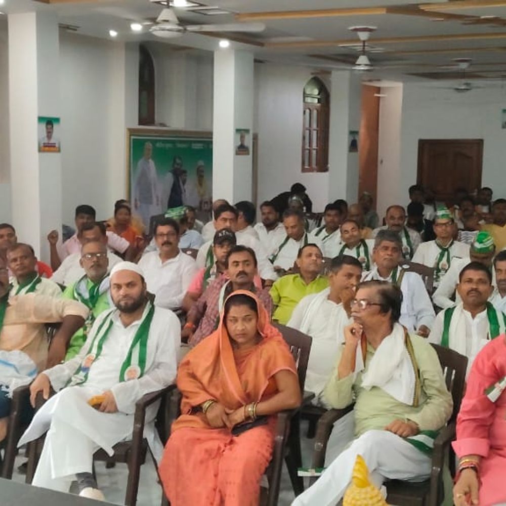मतदाता पुनरीक्षण को सफल बनाने में युद्ध स्तर पर कार्य करें कार्यकर्ता : ईश्वर मंडल