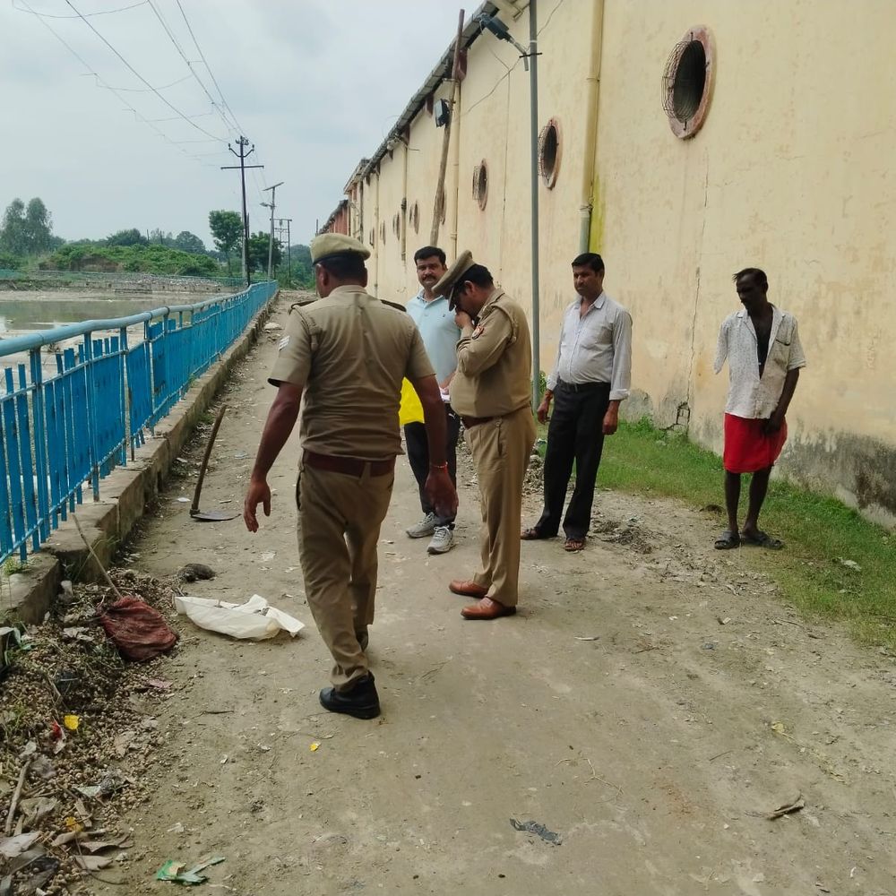 रायबरेली में नवजात का शव मिला:नाथ खेड़ा पंप हाउस के पास मिला शिशु, पुलिस जांच में जुटी