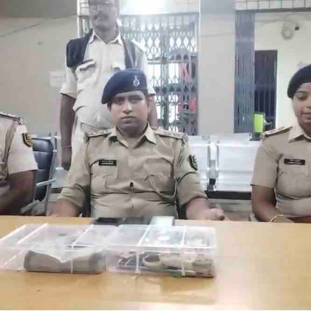 मोतिहारी में 7 लाख की चोरी का खुलासा:48 घंटे में 4 आरोपी गिरफ्तार, मास्टरमाइंड फरार