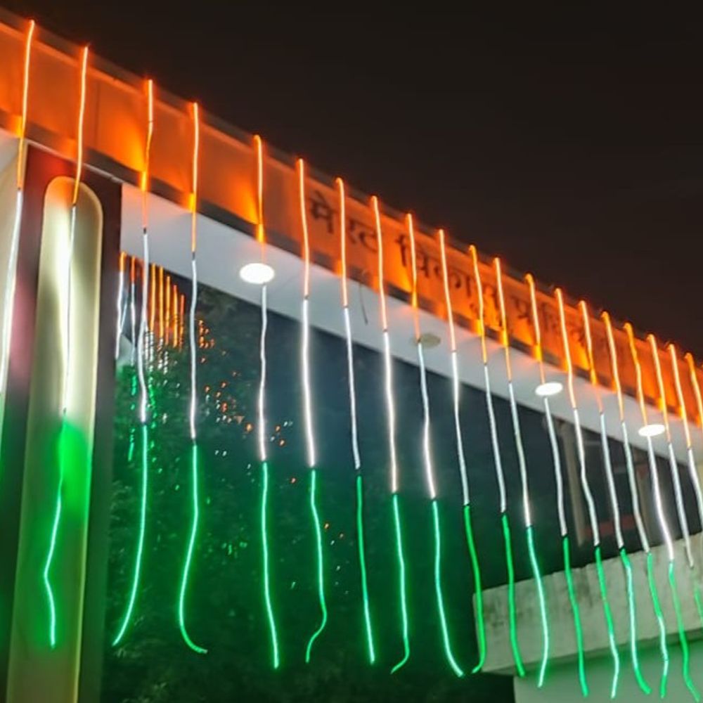 मेरठ में स्वतंत्रता दिवस पर सजा शहर:15 तस्वीरों में देखिए प्रशासनिक कार्यालयों और बाजार की सजवाट