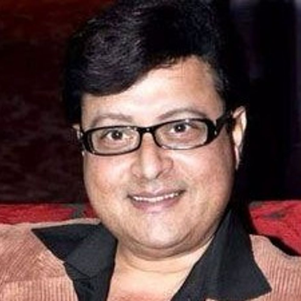 ‘शोले सिर्फ फिल्म नहीं, मेरी पाठशाला थी’:सचिन पिलगांवकर बोले- जमीन पर बैठकर रमेश सिप्पी को ऑब्जर्व करता था, अब तक 23 फिल्में बना चुका हूं