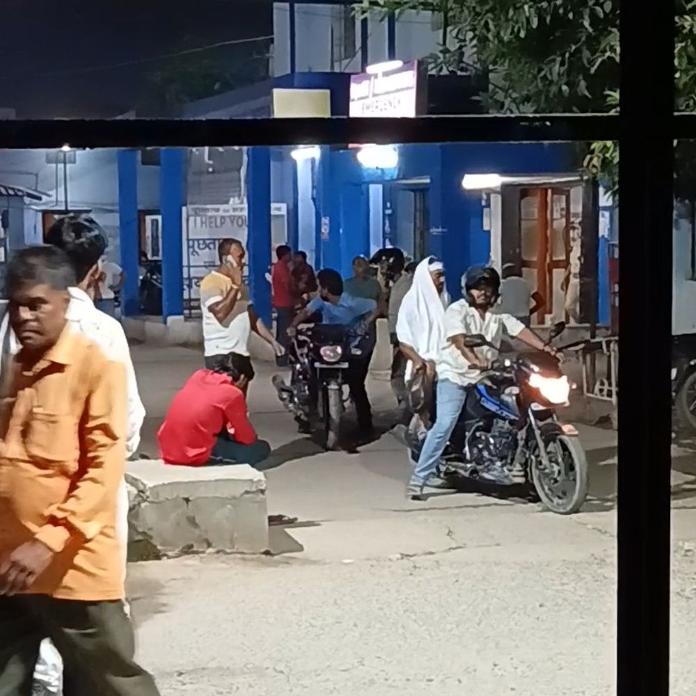 युवती को बाइक ने मारी ठोकर; मौत:समस्तीपुर में ई-रिक्शा से उतरते समय हादसा, स्थानीय लोगों ने पहुंचाया था हॉस्पिटल