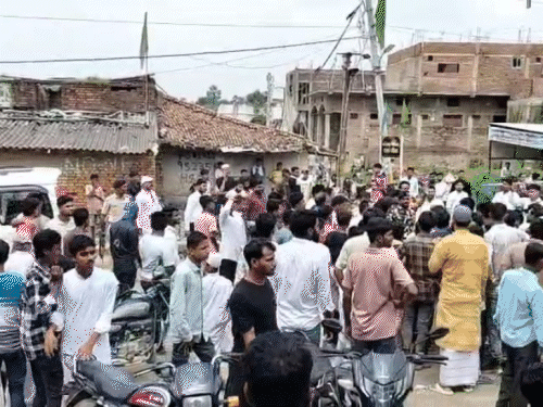नो न्यूजपेपर डे: 15 अगस्त की 5 बड़ी खबरें:दरभंगा में प्रभातफेरी में भड़काऊ तख्ती पर हंगामा, मंगल पांडेय ने फहराया तिरंगा, जीजा-साली की लव स्टोरी
